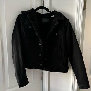 Black Sherpa Levi’s Denim Jacket